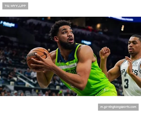 手感冰冷仍拼到底 唐斯砍15分18板苦撑内线展韧性